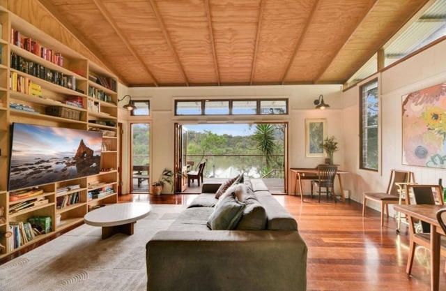 The Treehouse @ Milsons *Boat Access ONLY*