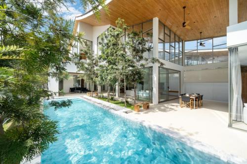 The Trinity new modern 5BR villa with 20M Pool -C1