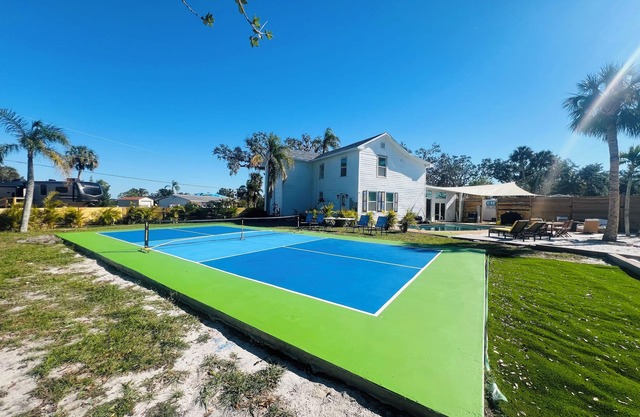 The Ultimate Family Getaway! Private Pool, Pickleball & Relaxing Retreat!