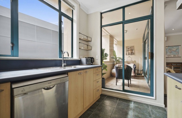 The Urban Charmer - Wellington Holiday Apartment