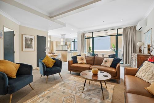The Urban Charmer - Wellington Holiday Apartment