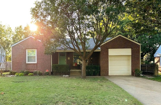 The Vandalia House - Midcentury Rodeo Meets Midtown, University of Tulsa, and Expo Center