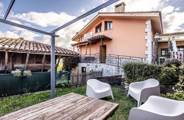 The Village Retreat - Al Llagar