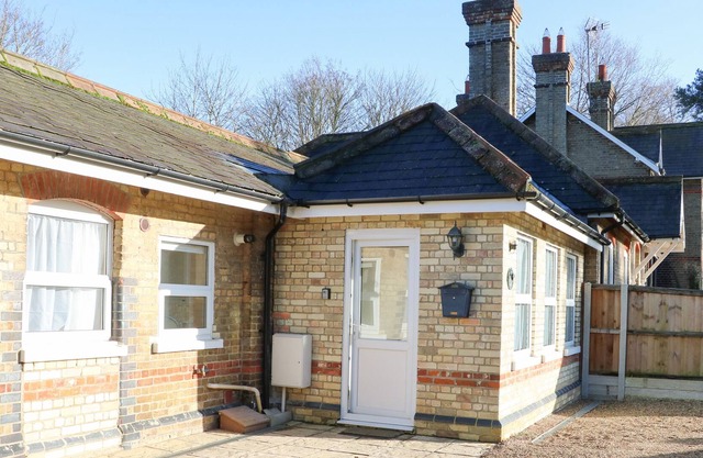 THE WAITING ROOM, family friendly, with a garden in Coltishall