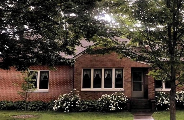 The Wamsley House 9 miles from Culver Academynn