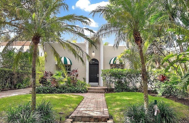 The White Flamingo - Tropical Pool Escape with Guest Cabana