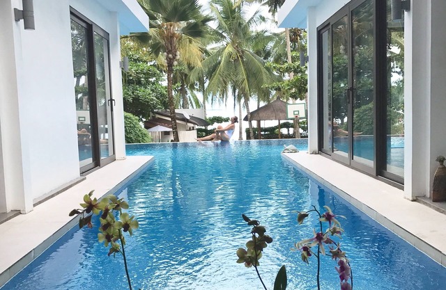 The Whitehouse by the Sea