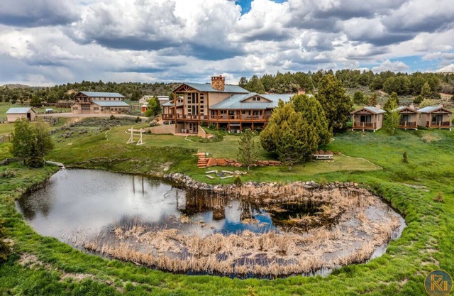 The Wildflower-Near Zion & Bryce, sleeps 30+