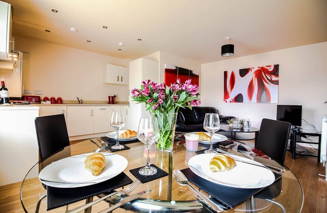 The Windsor - Luxury Apartment Located In Central Location