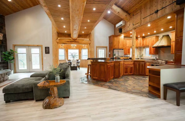 The Woodlands Lodge