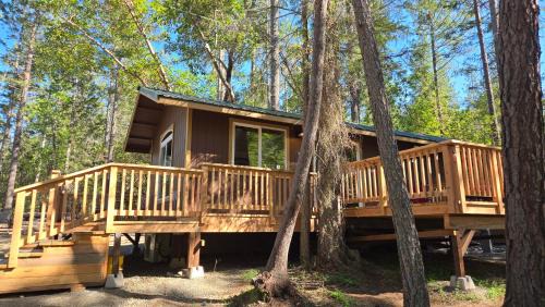 The Woods - Madrone Cabin