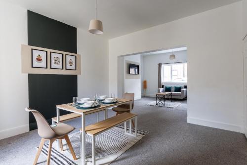 The Work & Rest House Barnard 3br