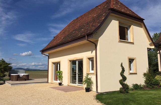 The Workshop, Luxury Cottage, Pool, Jacuzzi near Colmar Wine Route