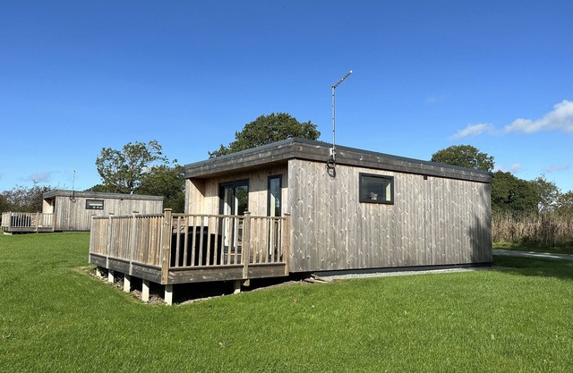 THE WREN, pet friendly, character holiday cottage in Wem