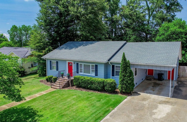 The Wright Spot - Book now for football season! Close to Campus!