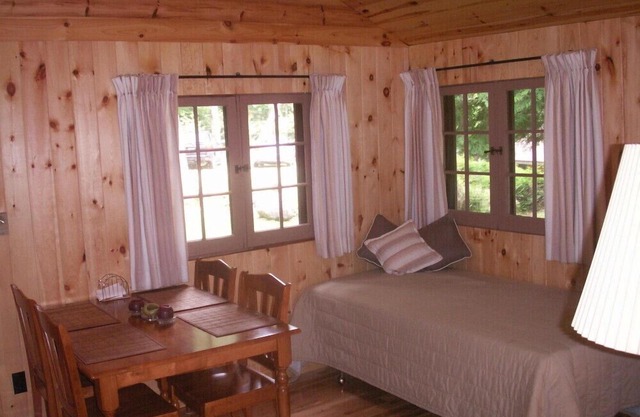 The Yardley Kash Cottage Getaway - Haliburton