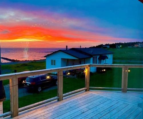 The Yellow Dory -hearts Delight 2br! Ocean Views