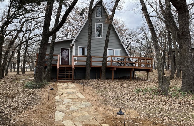 The Zane Gray Cabin private retreat with Starlink & EV Charging by Lake Texoma