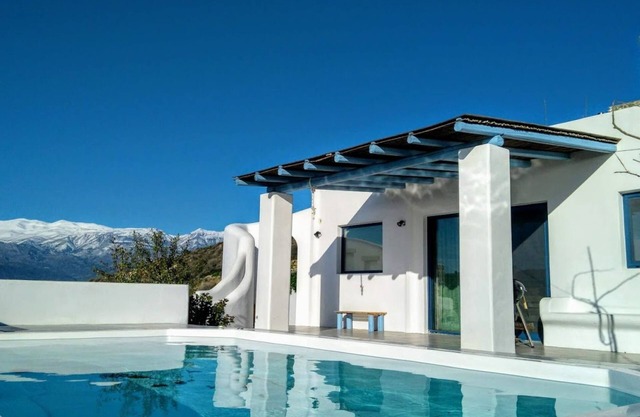 Thea Suite Stelani Villas & Suites