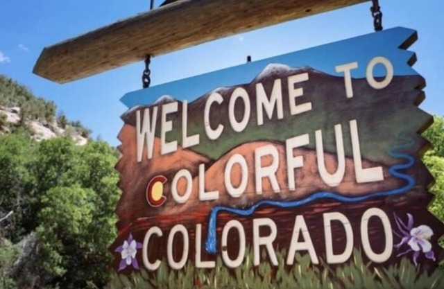 Thee perfect getaway to enjoy all that Colorado has to offer….🏡🎣☀️🚣🏔🌲