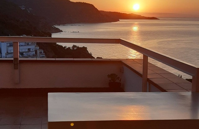 Thegoldsand Salions, Tossa de MarnApartment in private cove.