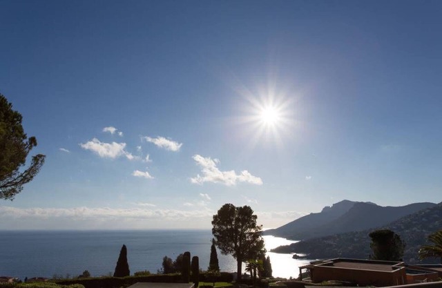 Théoule: NEW ! Splendid sea view apartment, swimming pool residence