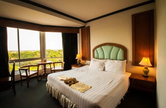 Thepnakorn Hotel