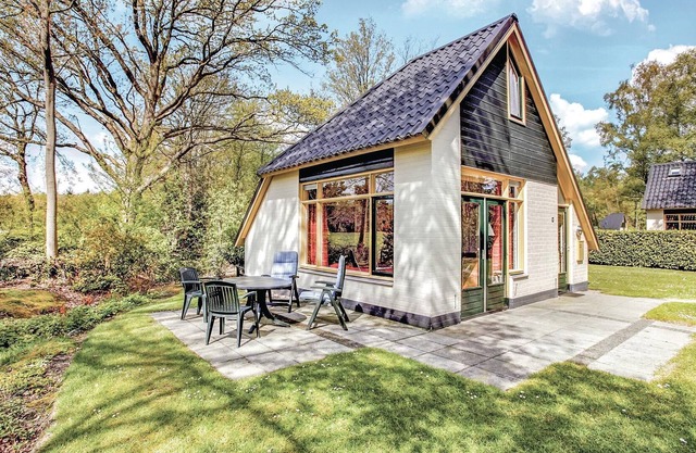 These cozy 4-person cottages with box bed are popular with families with children.