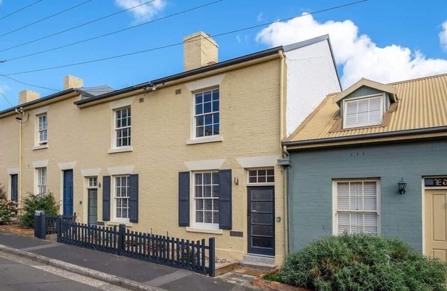 'Thirteen' - Heritage Terrace in Battery Point