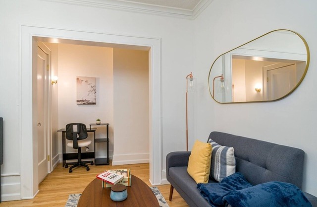 This apartment is a 0 bedroom(s), 1 bathrooms, located in Rochester, NY.