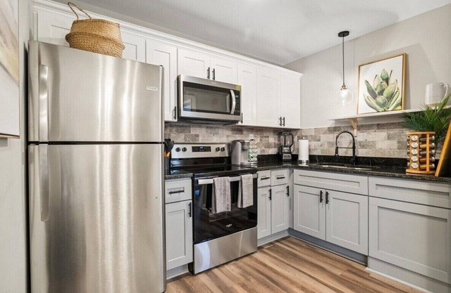 This apartment is a 1 bedroom(s), 1 bathrooms, located in Hampton, VA.