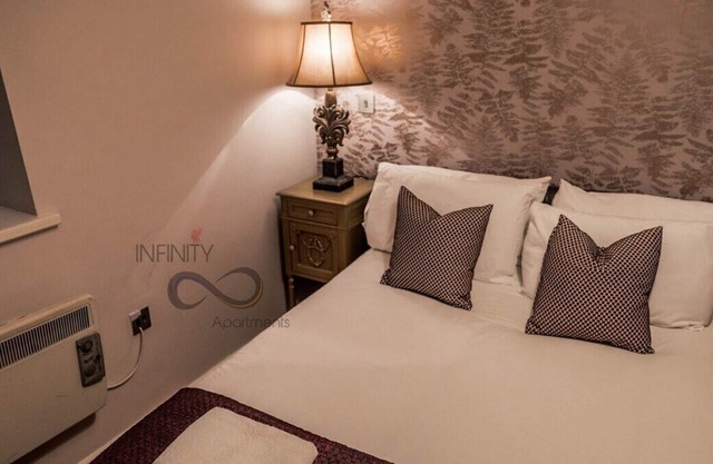 This apartment is a 1 bedroom(s), 1 bathrooms, located in Merseyside, England.
