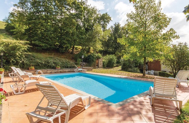 This beautiful and tastefully furnished vacation villa is located in the green hills of Mugello, rea