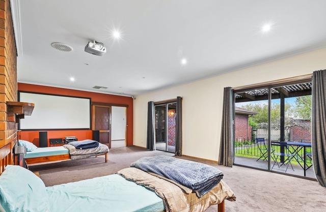 This charming & cozy 4BR house is your next best bet for your family getaway!