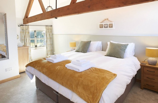 This charming cottage which sleeps two is in the tiny hamlet of Comberton and a haven for walkers or