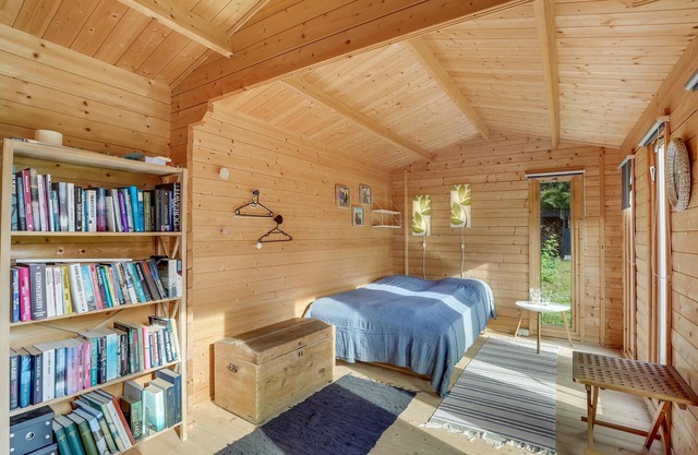 This comfortable vacation home awaits you in Højslev.