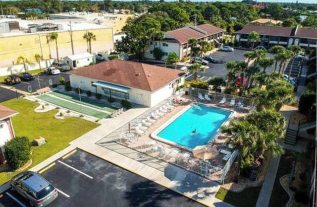 This condominium is a 2 bedroom(s), 2 bathrooms, located in Englewood, FL.
