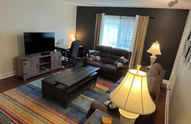 This condominium is a 2 bedroom(s), 1 bathrooms, located in Gainesville, FL.