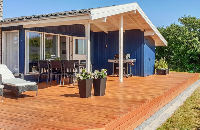 This cozy cottage is located only 200 meters from the beach.