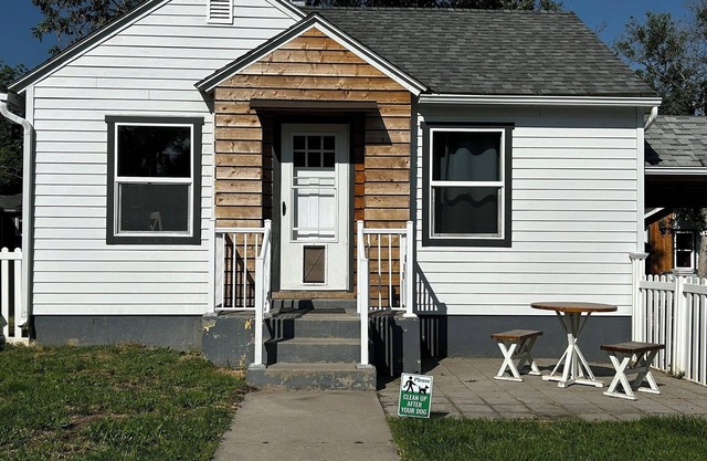 This cozy house has been completely remodeled inside and features three bedrooms.