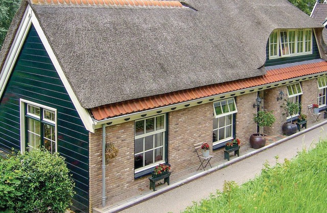 This cozy vacation apartment for two people is a wonderful accommodation in a rural setting.