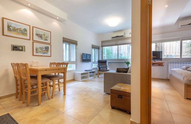This ground floor one bedroom Apt is a perfect rental with just a few stairs