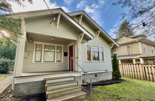 This house is a 2 bedroom(s), 1 bathrooms, located in Olympia, WA.