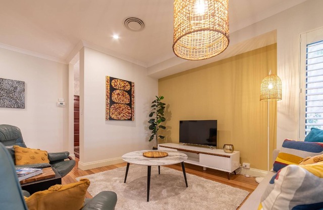 This house is a 3 bedroom(s), 2 bathrooms, located in Greenmount, Western Australia.