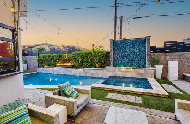 This house is a 4 bedroom(s), 4 bathrooms, located in Scottsdale, AZ.