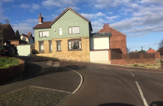This is one bedroom apartment with a garage self catering with free WiFi