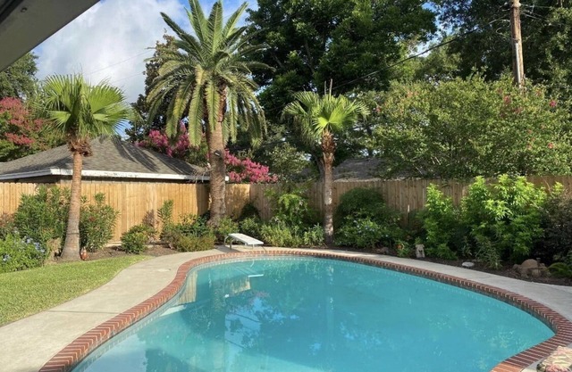 This large house w/pool is ready for you and your group to make great memories.