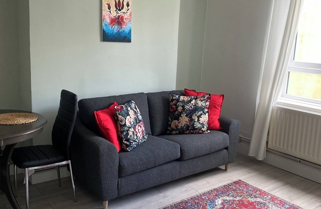 This newly refurbished flat features three spacious double bedrooms.