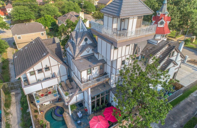 This property is featured in the book "111 Places in Houston You Must Not Miss"