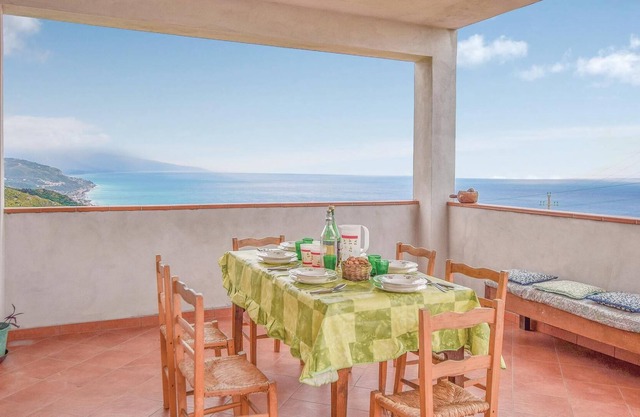 This vacation apartment is located on the second floor of an old mansion, in a splendid position ove